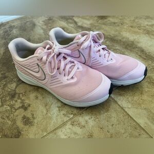 ✨Nike Pink Star Runner 2.0✨